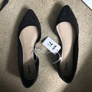 Sparkly pointy toed flats