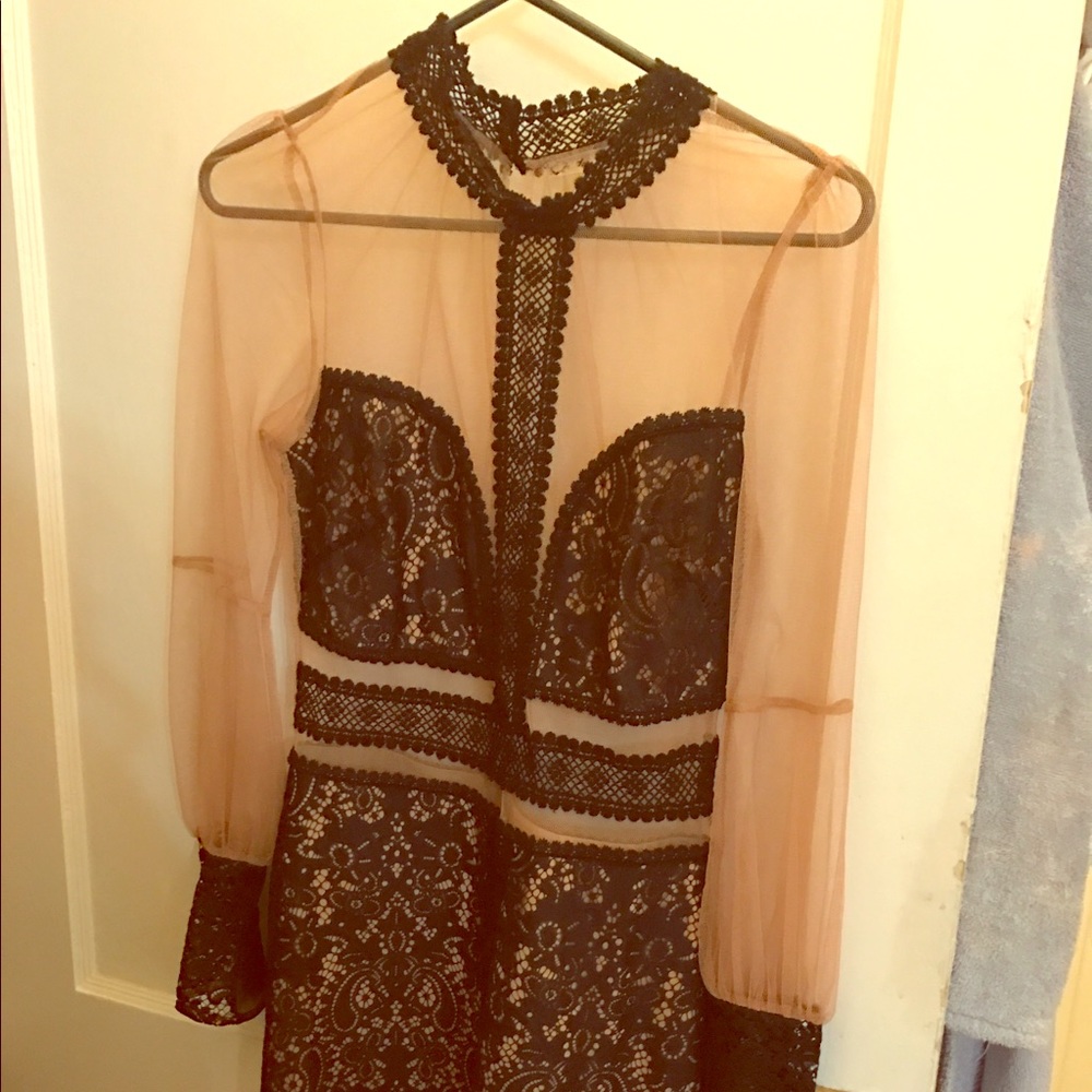 SOLD For love and lemons Vivian mini dress 🍋🍋❤️️