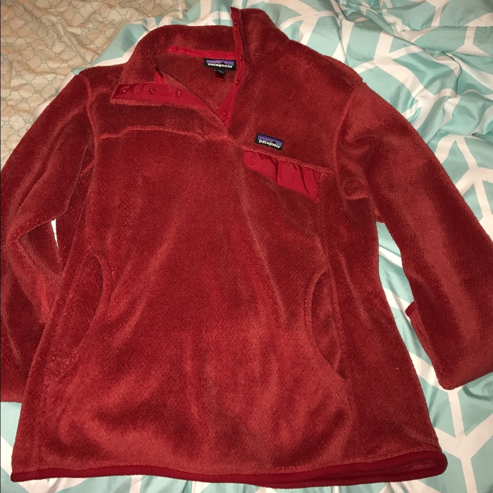 red fitted patagonia