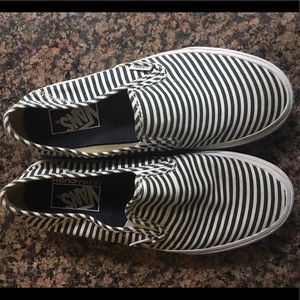 Women's Blue & White Striped Vans (Ultra Cushion)