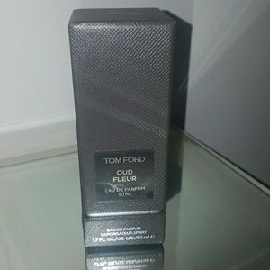 Tom Ford Oud Fleur perfume