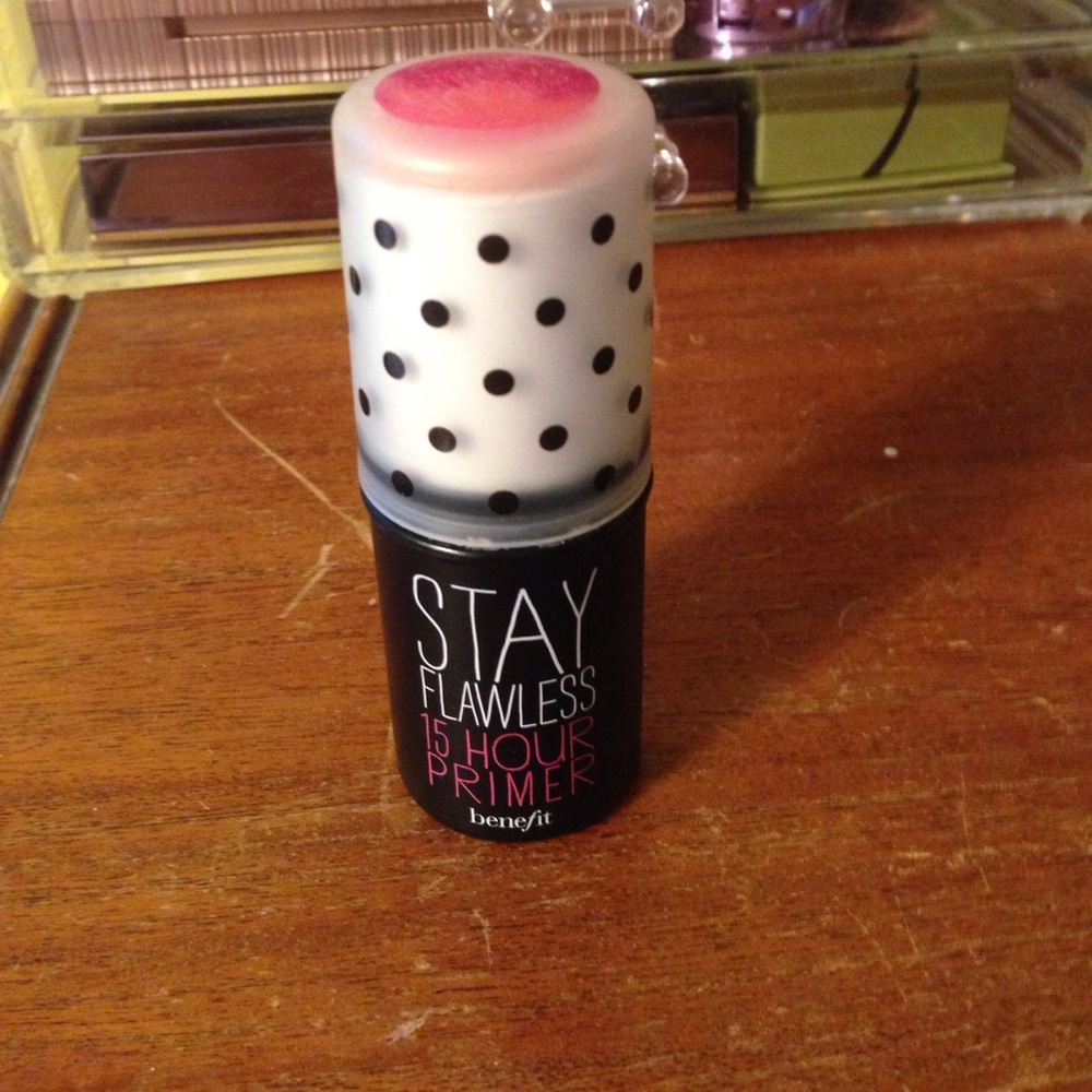 Stay Flawless 15 Hour Primer by benefit
