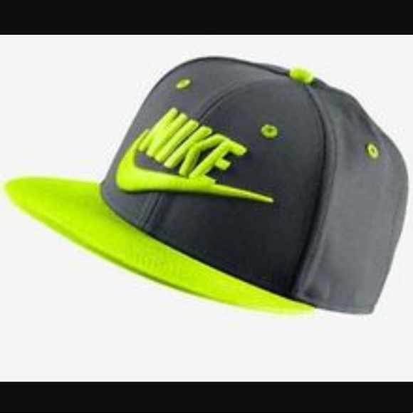 green nike snapback
