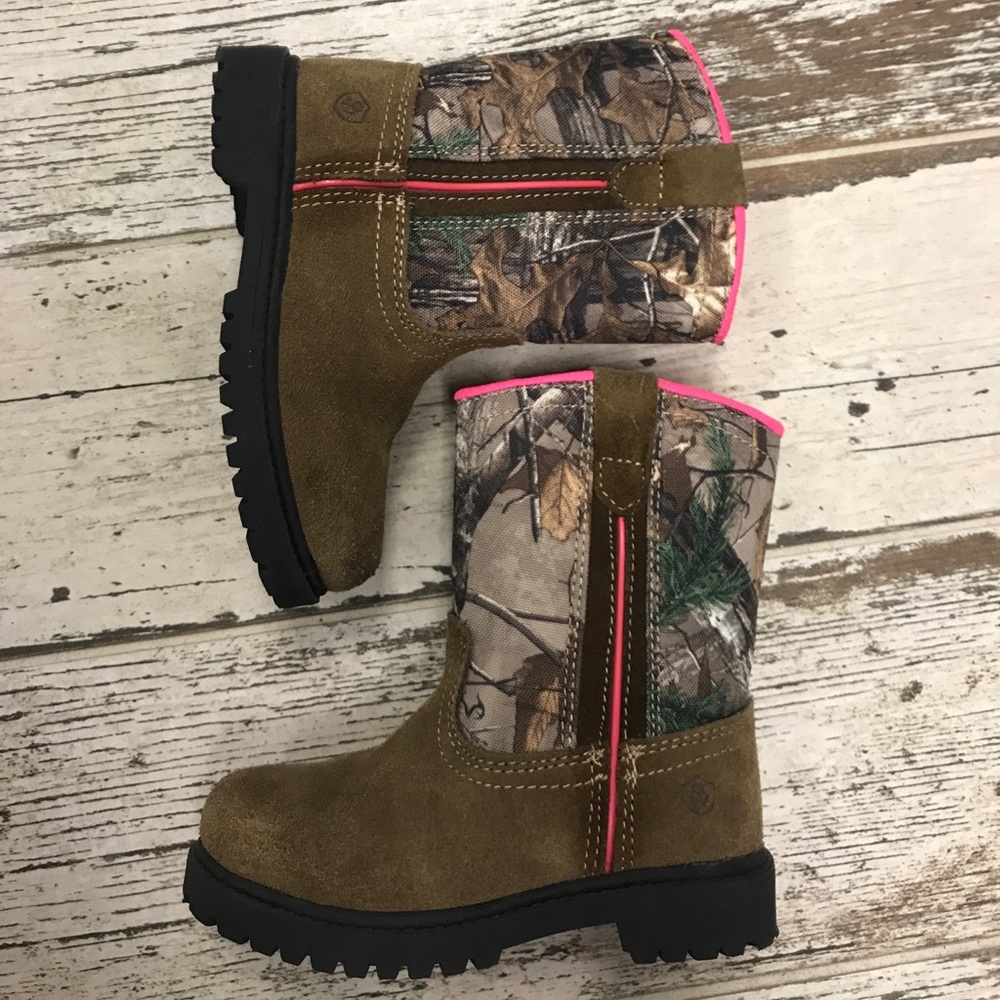 Girls Camo Boots