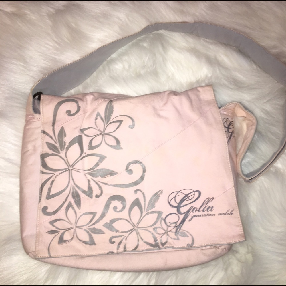 Golla pink 15 inch laptop messenger bag.