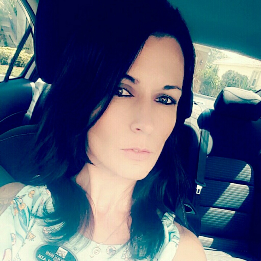 Meet your Posher, Dee