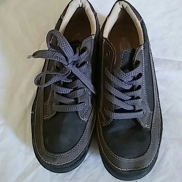 Swiss Gear Shoes Sz 4 - Picture 2 of 3