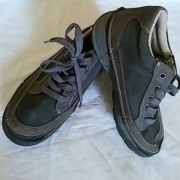 Swiss Gear Shoes Sz 4 - Picture 3 of 3