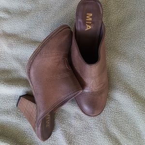 clogs half boots