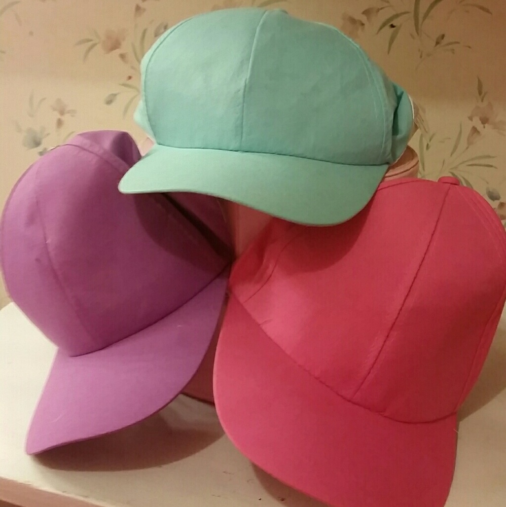 Womens hats pink blue purple never usdd all new