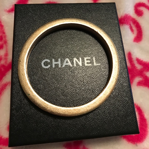 ✨SOLD✨ CHANEL Gold Bangle Bracelet French Quote - Picture 7 of 8