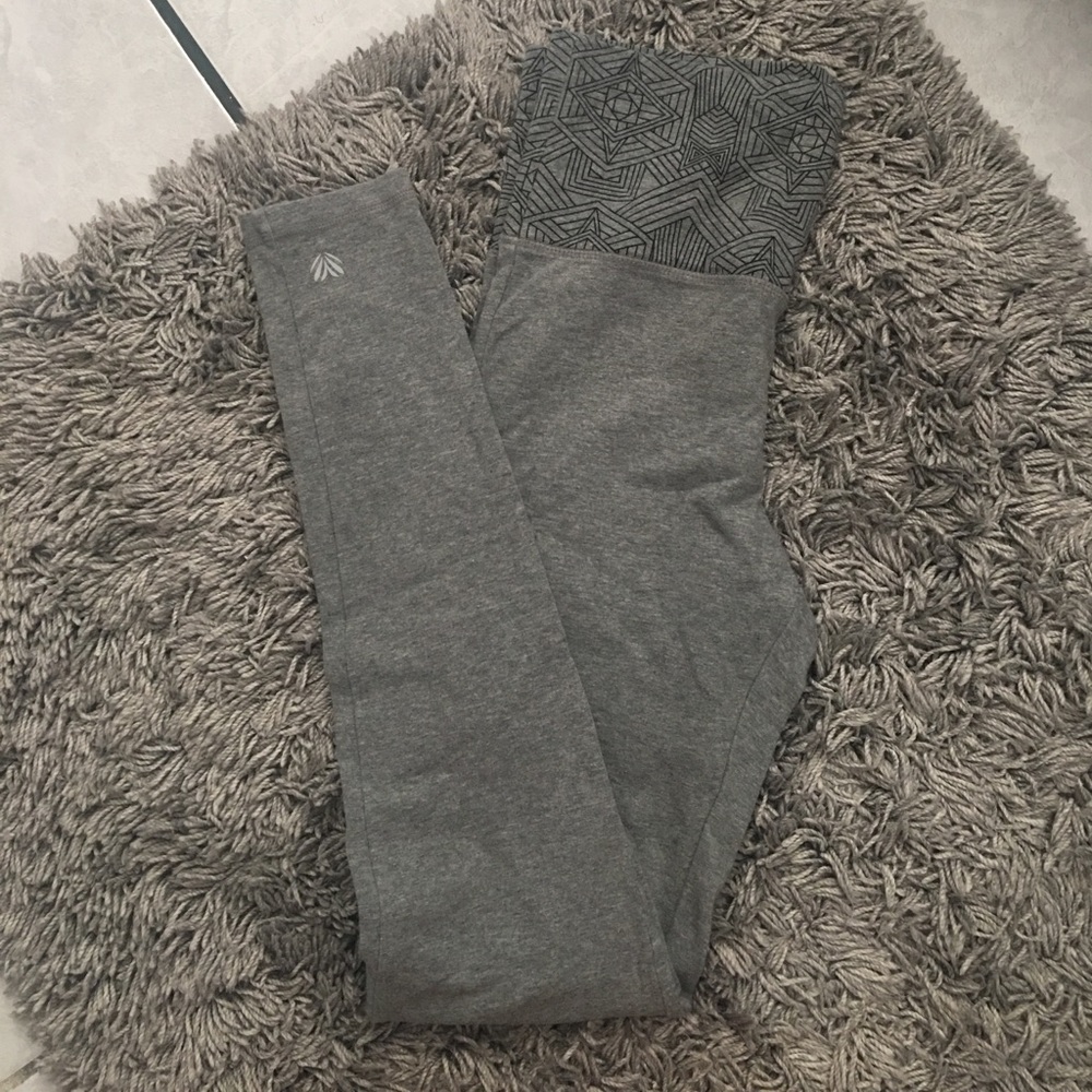 Forever 21 Gray Skinny Yoga Pant