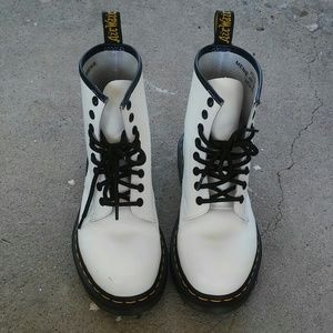 Dr. Martens 1460 8 eye boots