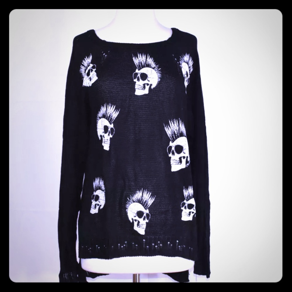 Lauren Moshi black skulls sweater. NWT. M