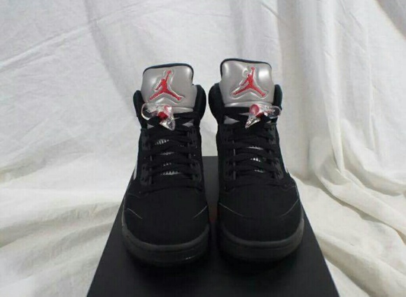 Jordan 5 Mettalic Women size included - Picture 5 of 5