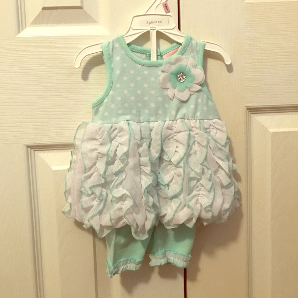 Two piece Capri set NWT