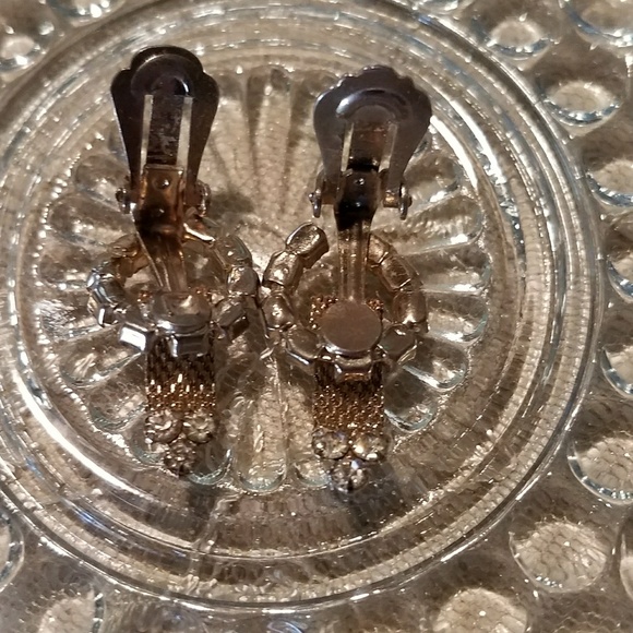 Vintage clip on Earrings - Picture 3 of 3