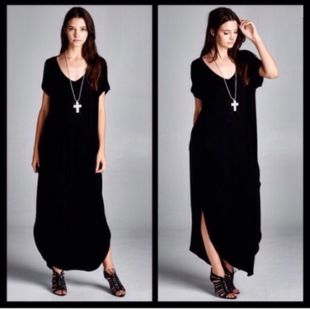 🌈RESTOCK🌈 Black Oversized Maxi Side Slit Dress - Picture 2 of 5