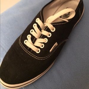 Black vans