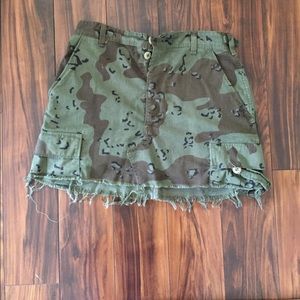 Pacsun camo mini skirt