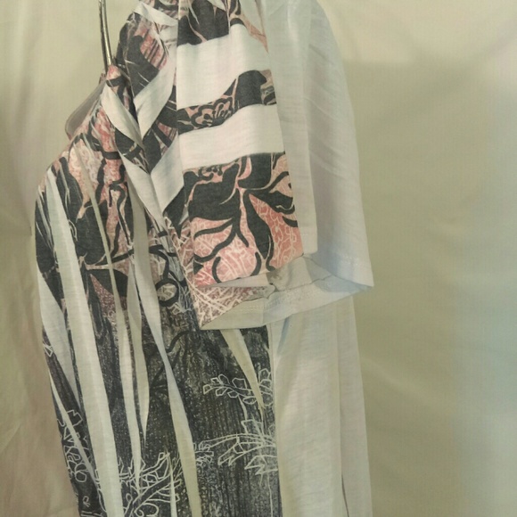 SirenLily plus size pleated blouse size 3X - Picture 7 of 7