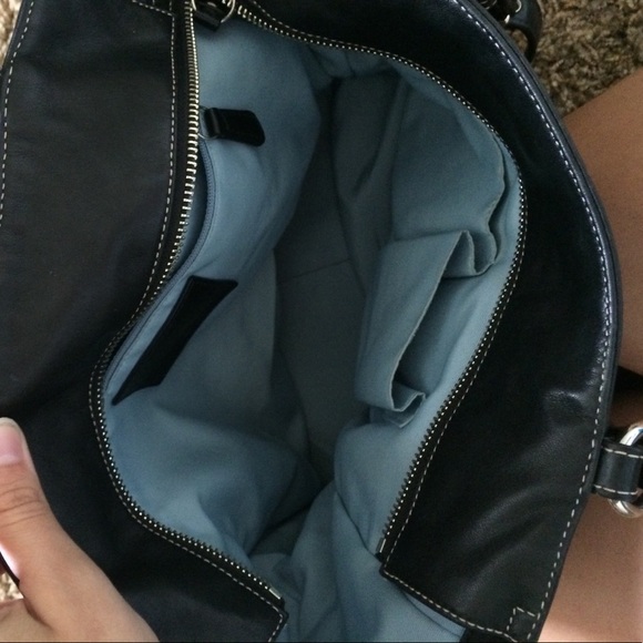 Black coach purse - Picture 5 of 8