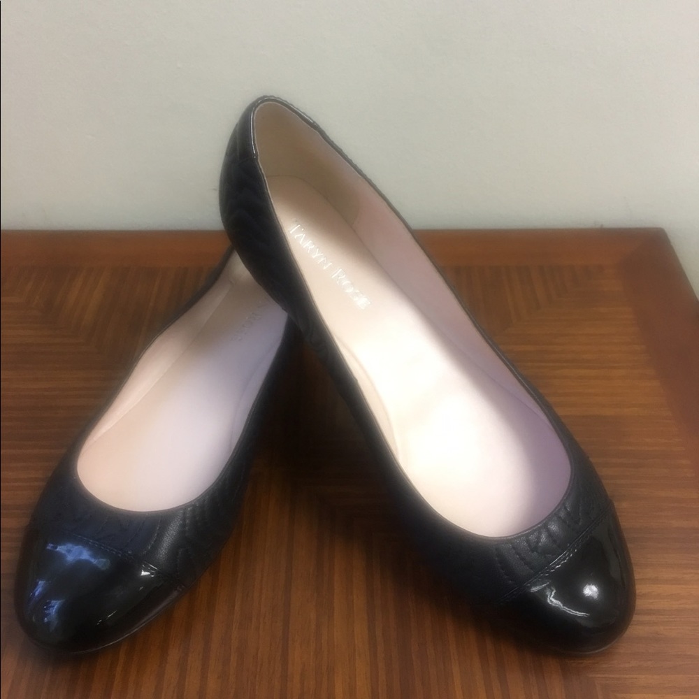 Taryn Rose quilted black flats. Sz 6M
