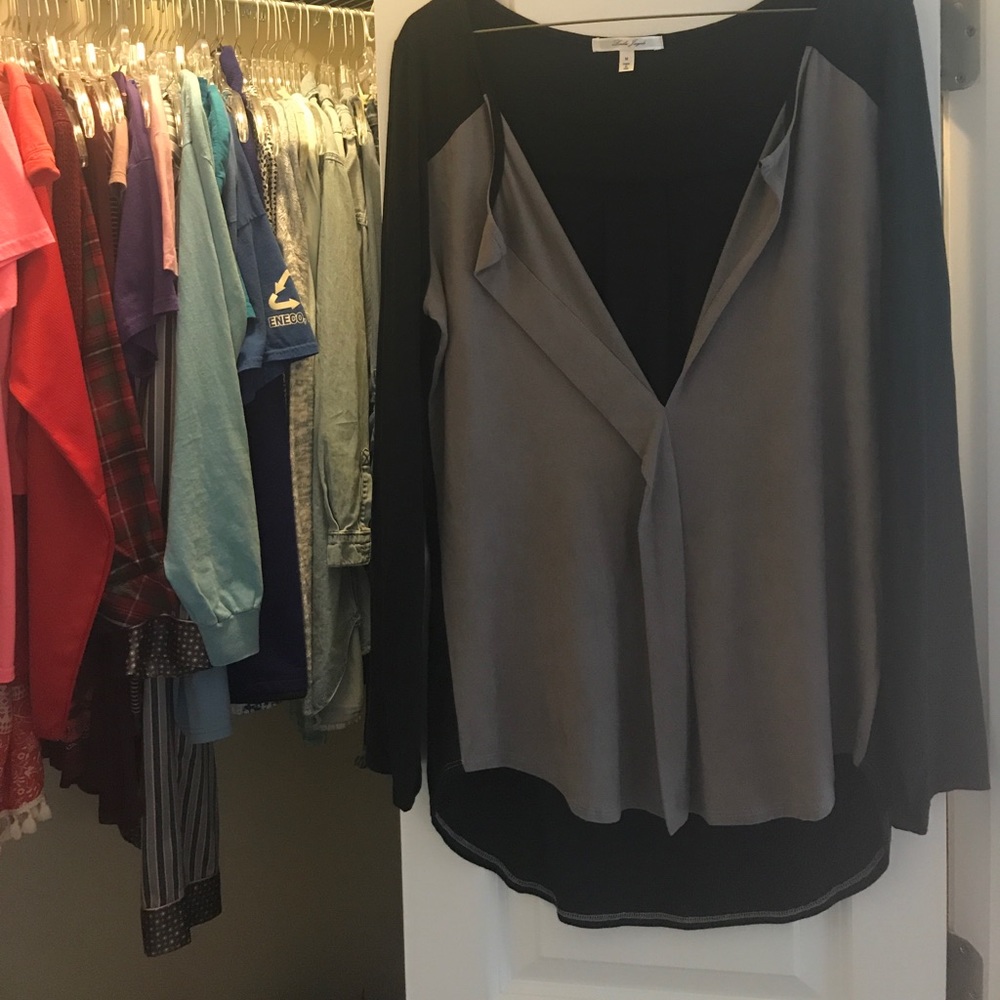 SOFT gray/black shirt