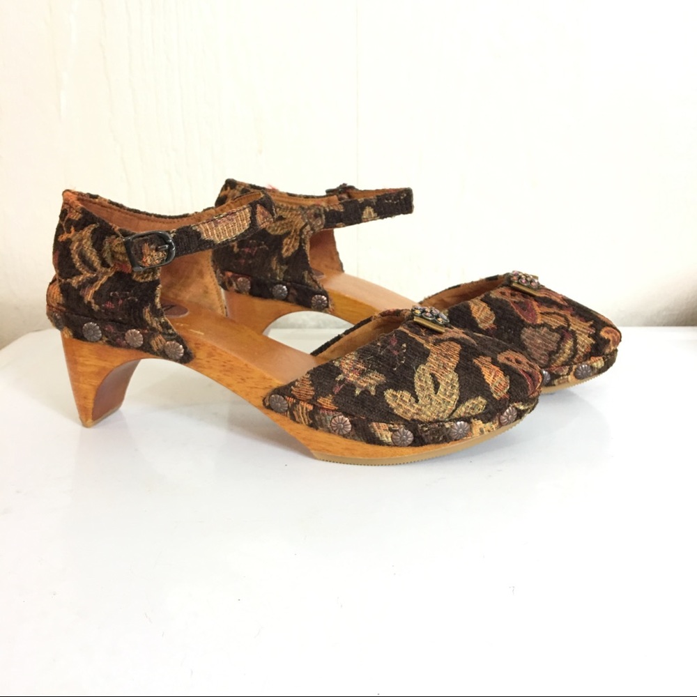 Anthropologie Brocade Wood Clogs Dick & Jayne 9M
