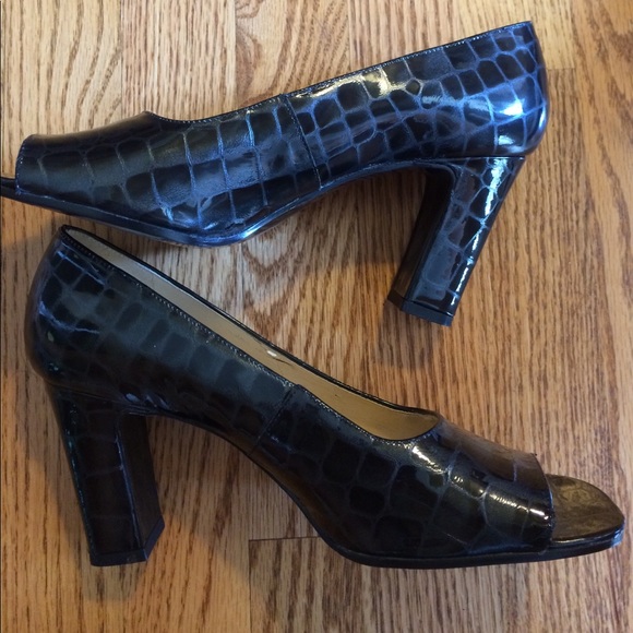 Nine West heels - Picture 3 of 6