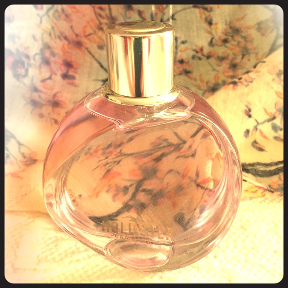 😎Hollister Wave Eau De Parfum