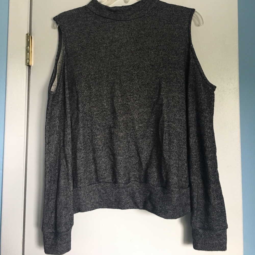 Solemio grey long sleeve cold shoulder top