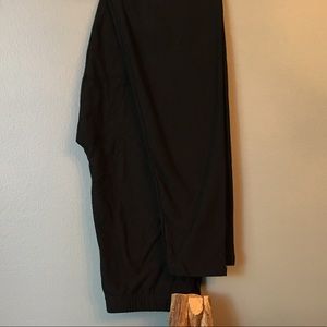 SOLID Black elastic band leggings