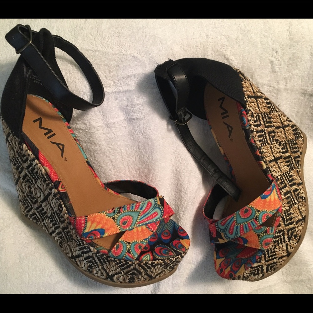 🔥FLASH SALE🔥 Just like new Cute Wedges!
