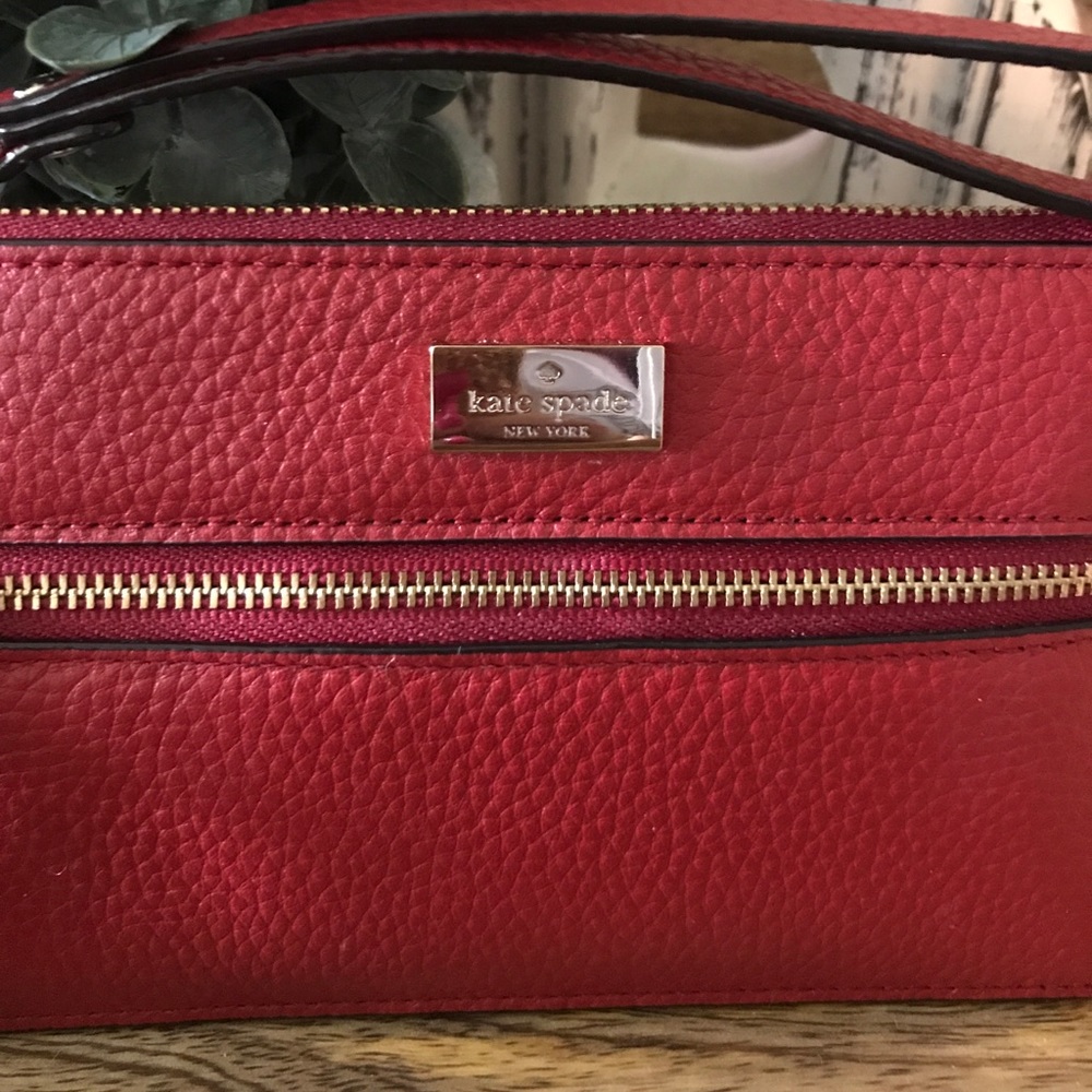 Kate Spade ♠️ red wristlet - Basically New! - Picture 2 of 5