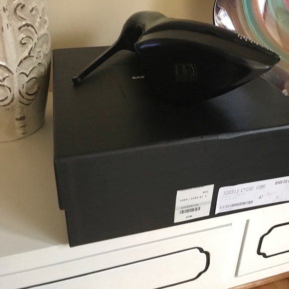 Brand new saint Laurent shoes - Picture 2 of 4