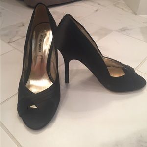 Steve Madden Heels - black satin size 7