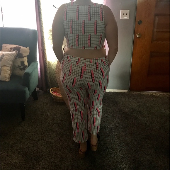 Backless romper - Picture 2 of 4