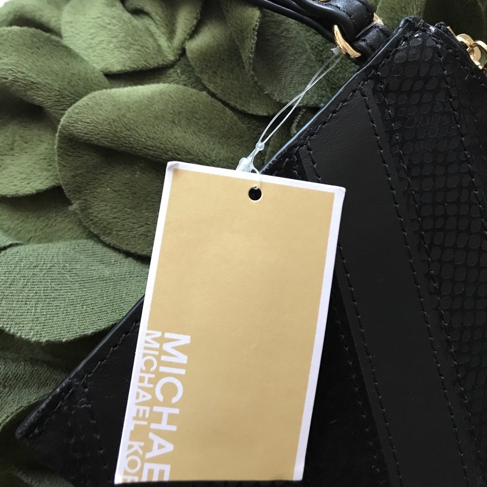 NWT black Bedford Michael Kors clutch ❤️ - Picture 5 of 7