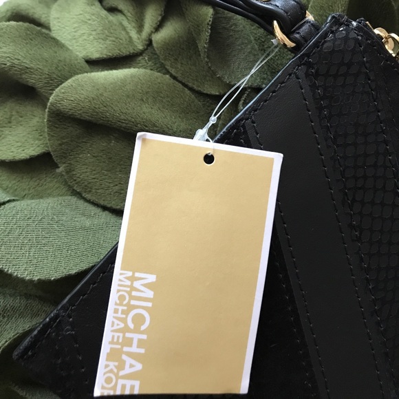 NWT black Bedford Michael Kors clutch ❤️ - Picture 5 of 7