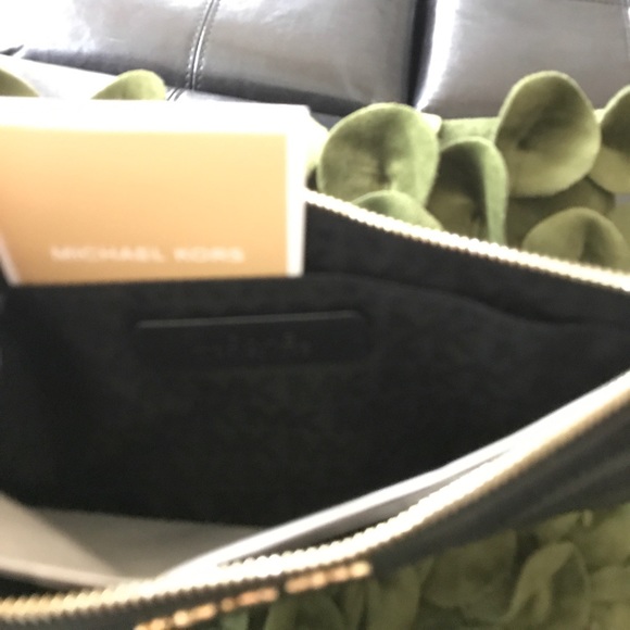 NWT black Bedford Michael Kors clutch ❤️ - Picture 6 of 7