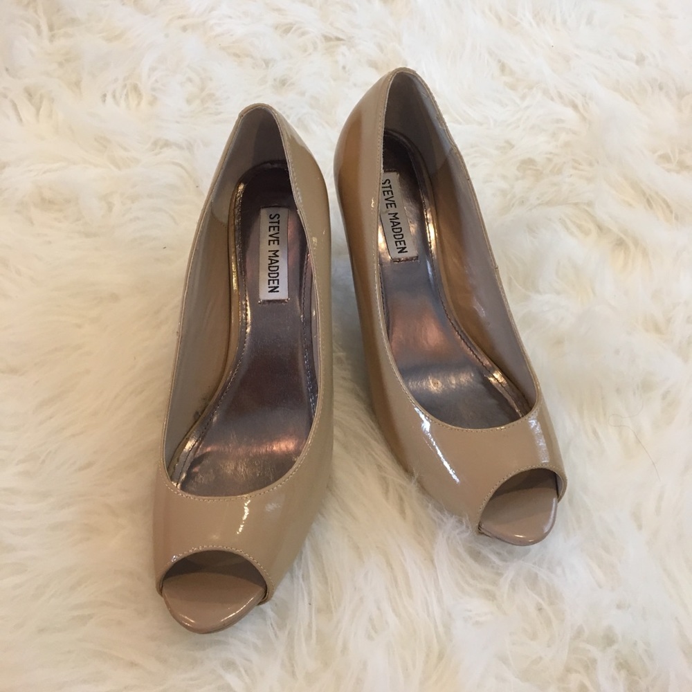 Steve Madden Nude heels