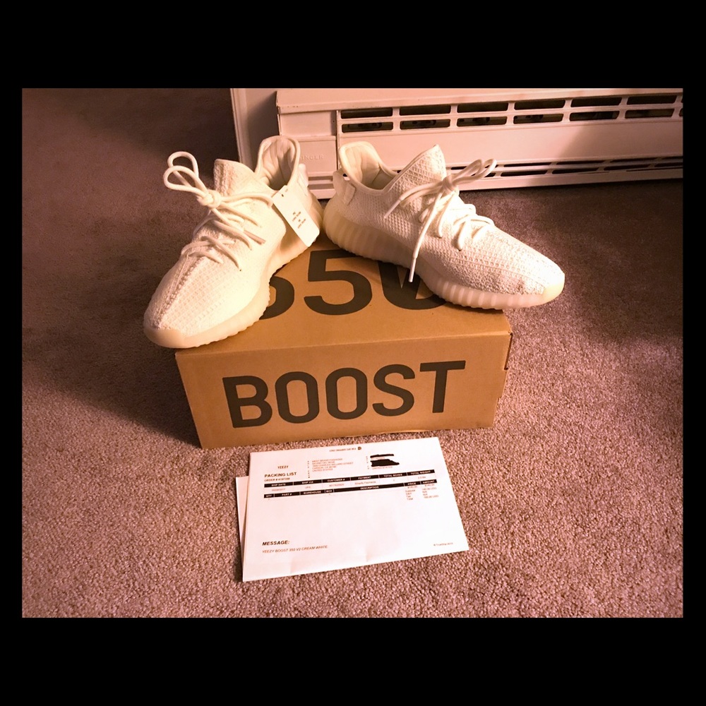 Brand New Deadstock Yeezy Boost 350 V2 white/cream