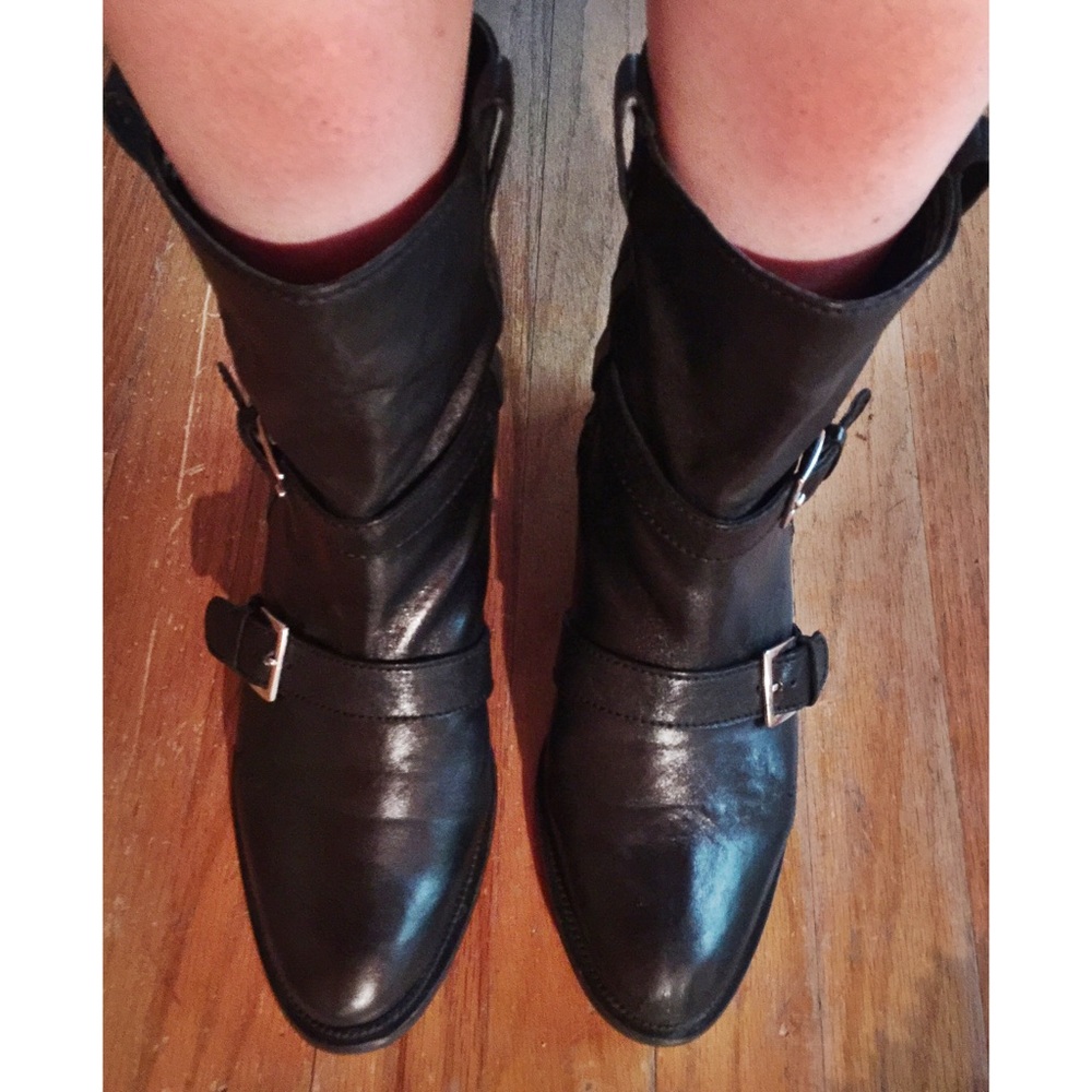 Strappy black leather bootie