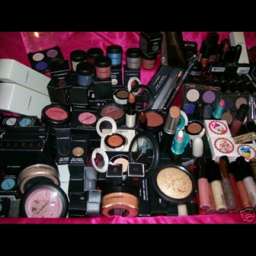 LOOKING FOR MAKEUP IN THESE BRANDS