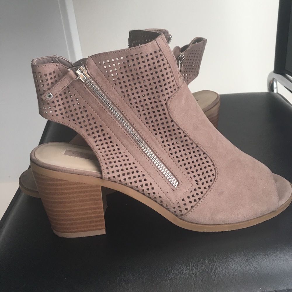 2 inch, zip up heels