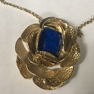 Kendra Scott Rose necklace with cobalt center