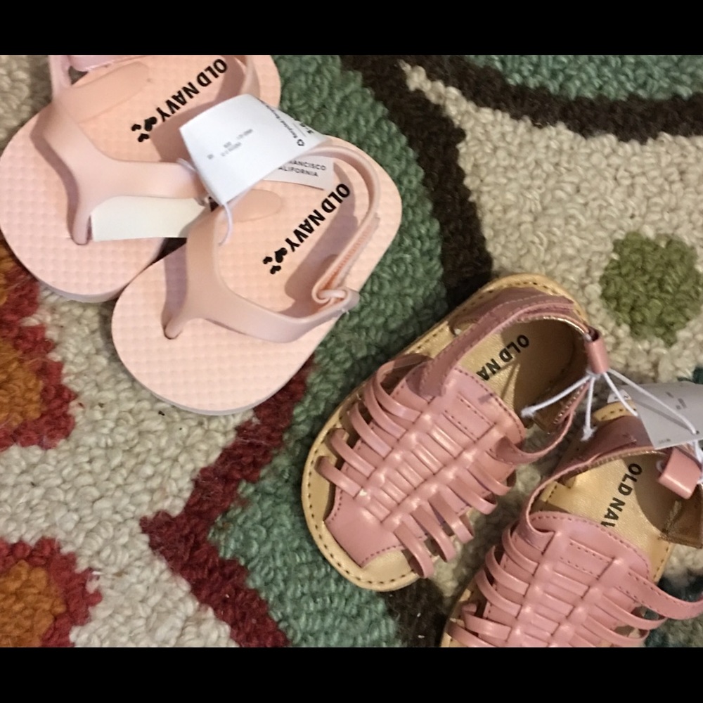 Old Navy *NEW* 3-6 Months sandals
