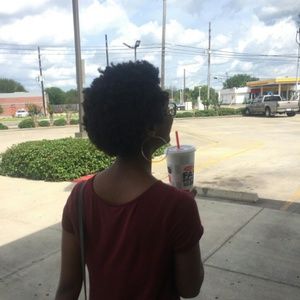 Meet your Posher, Kayla