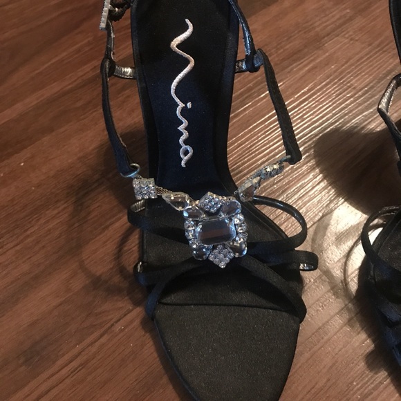 NEW Nina evening heels - Picture 2 of 4